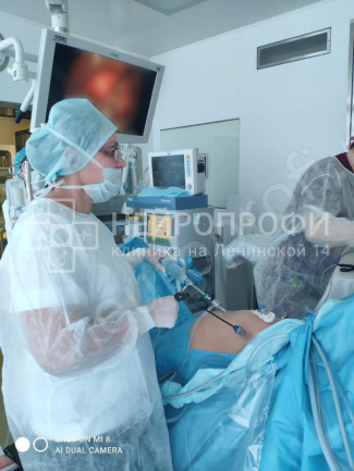 Наш гинеколог Быкова Н.В. проводит эндоскопическую операцию